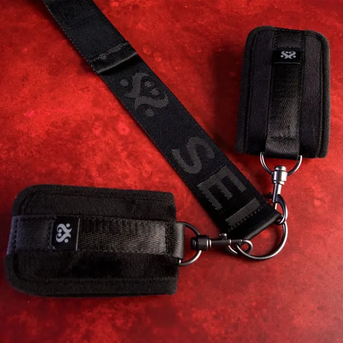 Couples Sei Mio Sei Mio Firmly in Check Neck Wrist Restraint Kit