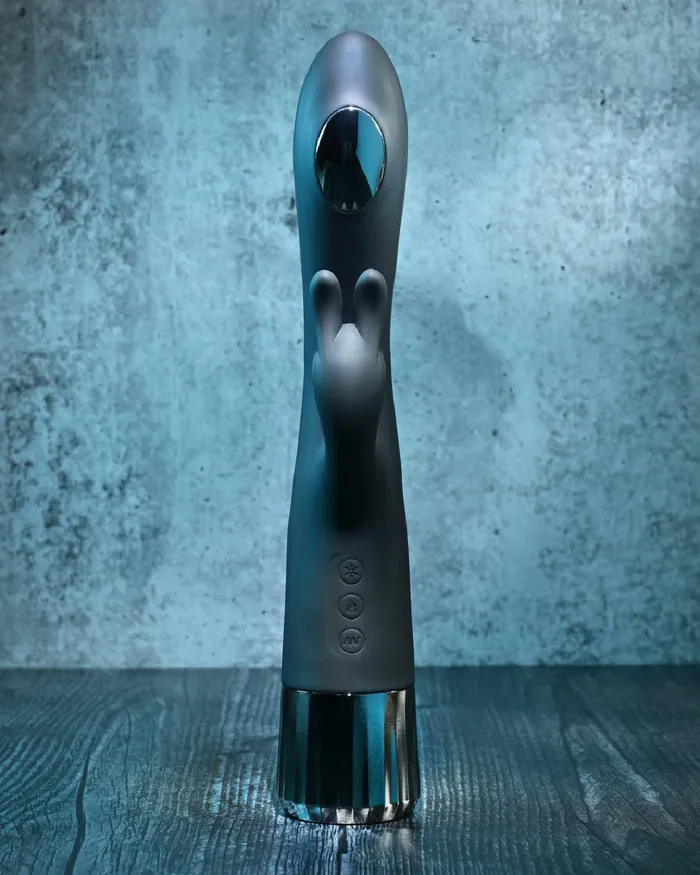 Female Sex Toys Evolved Novelties Heat Up Chill Dual Motor Rabbit with Heating Cooling