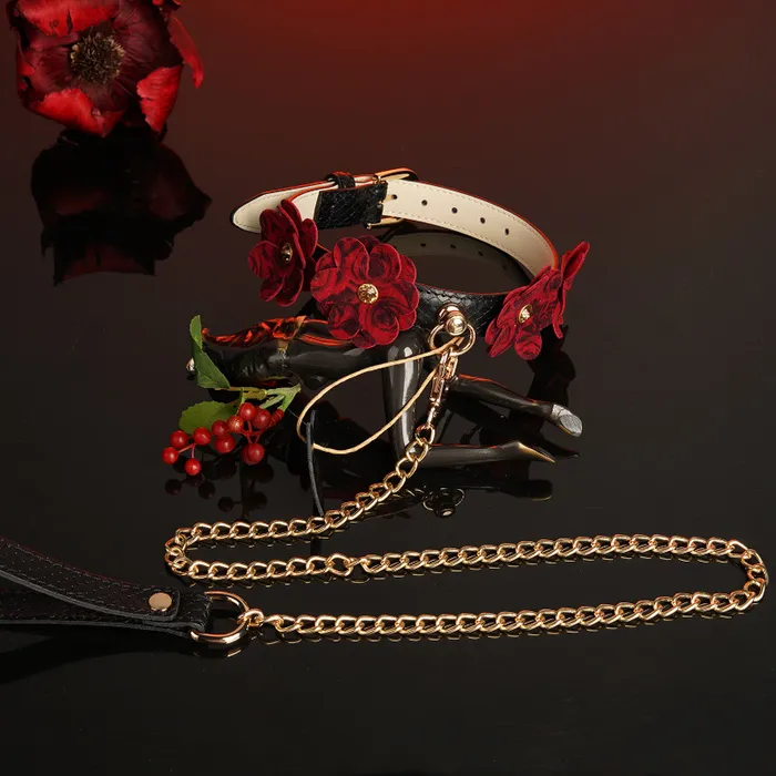 FRISKY BUSINESS SG Crimson Collar Genuine Leather Neck Collar Restraints