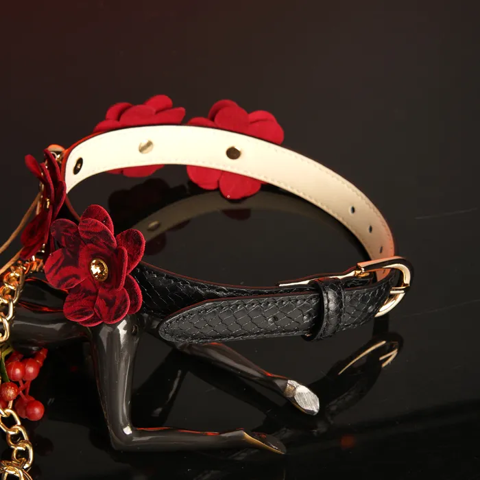 FRISKY BUSINESS SG Crimson Collar Genuine Leather Neck Collar Restraints
